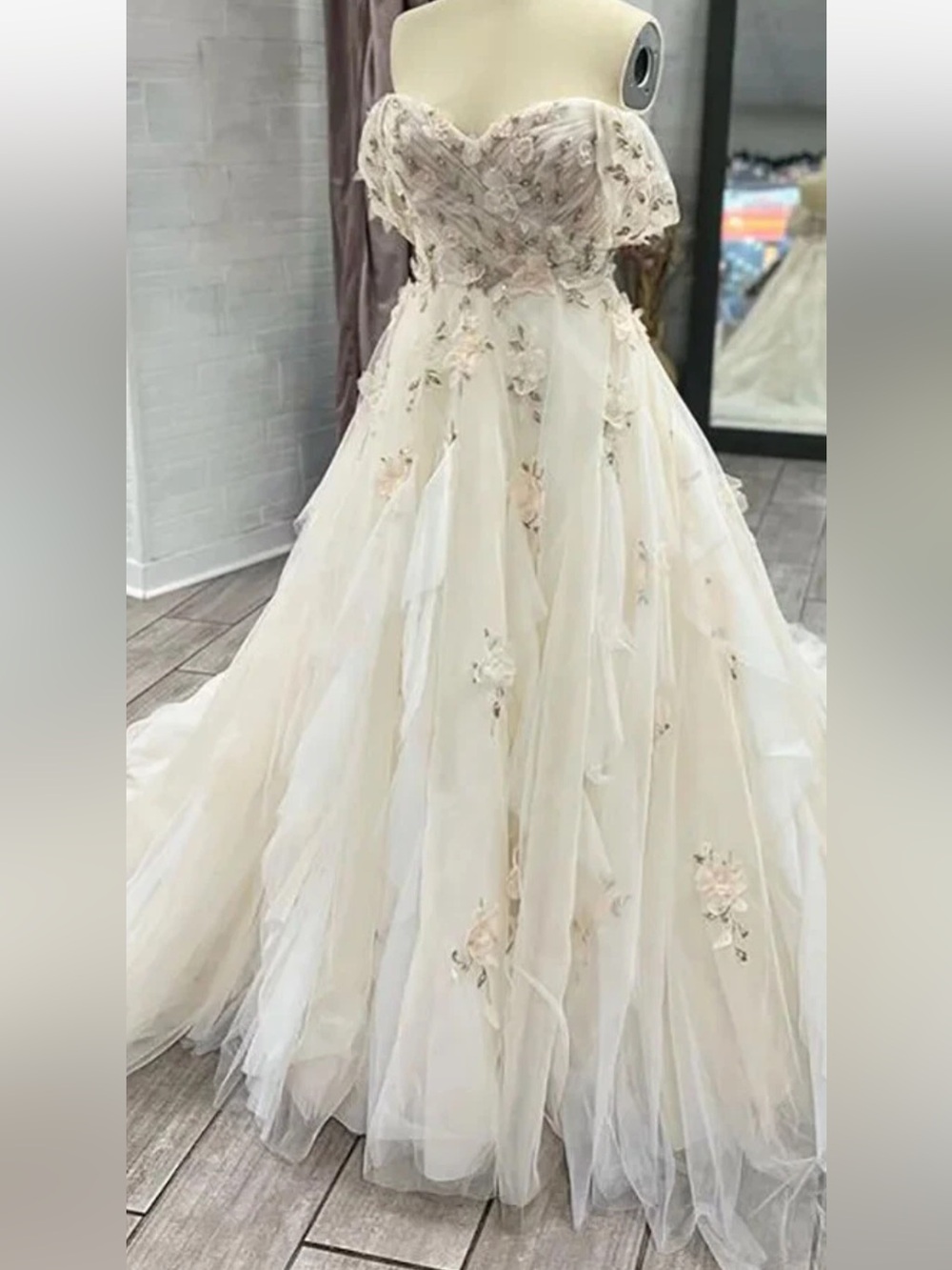 New Romantic Off-Shoulder Ivory Ball Gown with colorful Floral Appliqué size 20